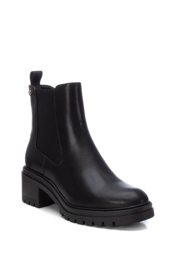 Springfield Ladies Chelsea style boot with heel black