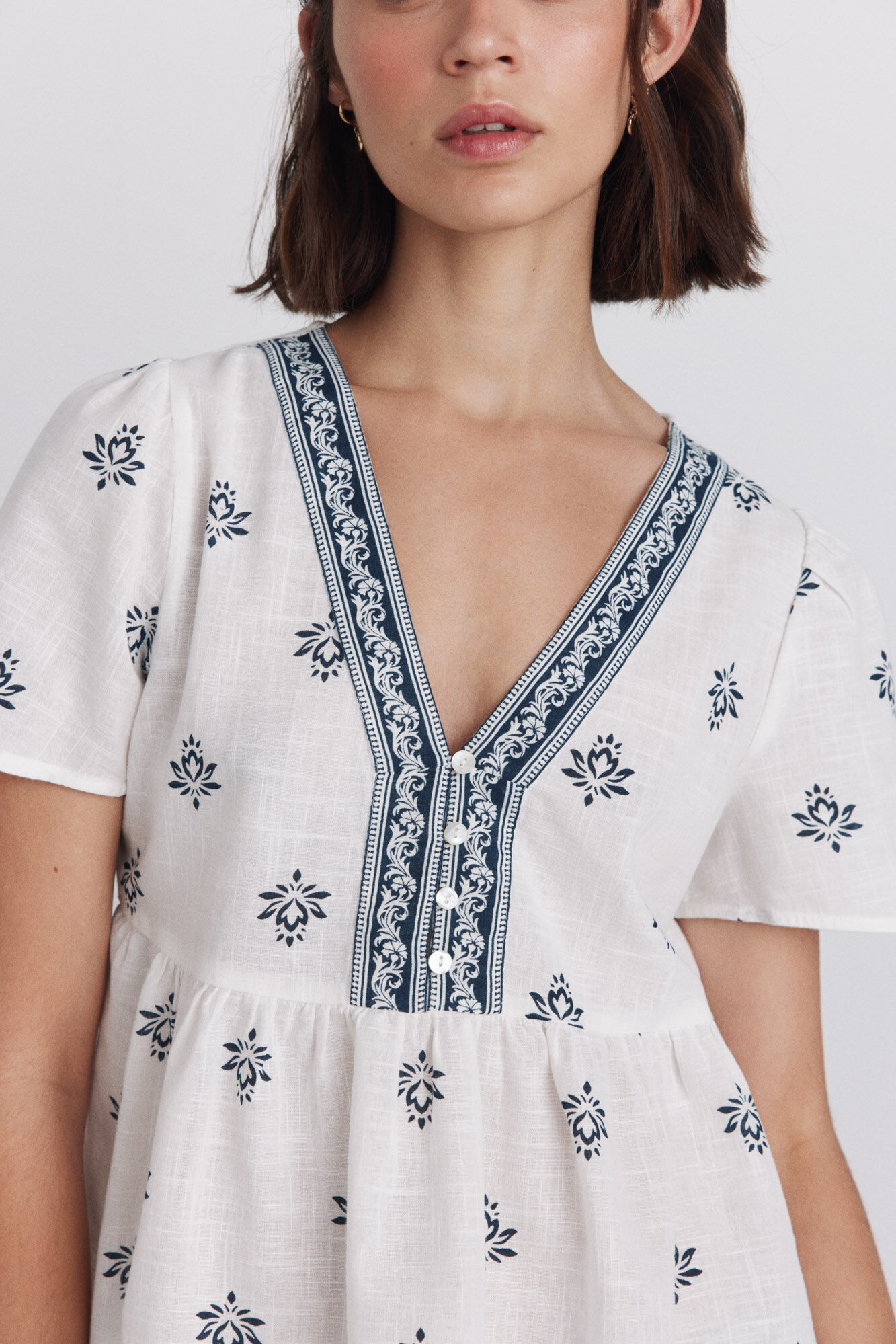 Springfield Camisa peplum com detalhes no decote