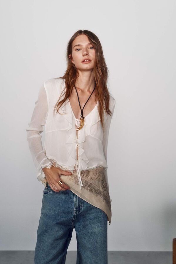 High Spirits Blusa Twisty bege