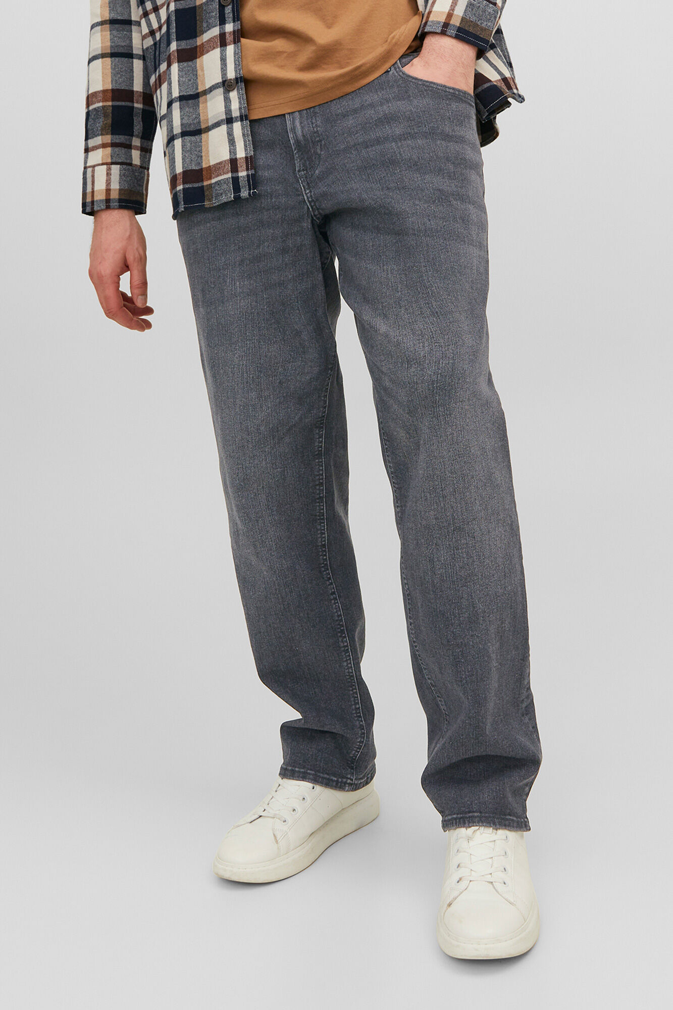 Jack & Jones PLUS Cal&ccedil;a jeans de corte reto e cinco bolsos