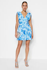 Trendyol Vestido curto decote em bico branco