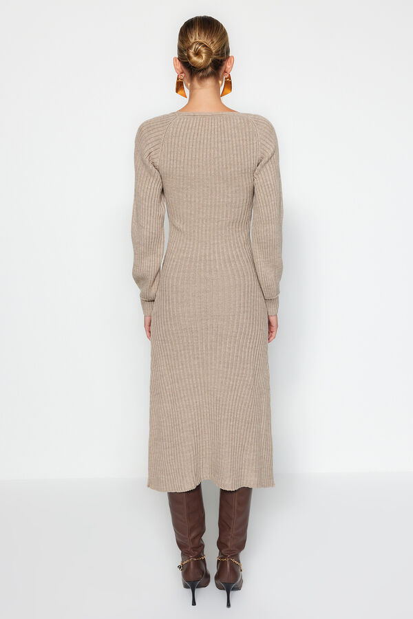 Trendyol Vestido midi justo manga comprida cru
