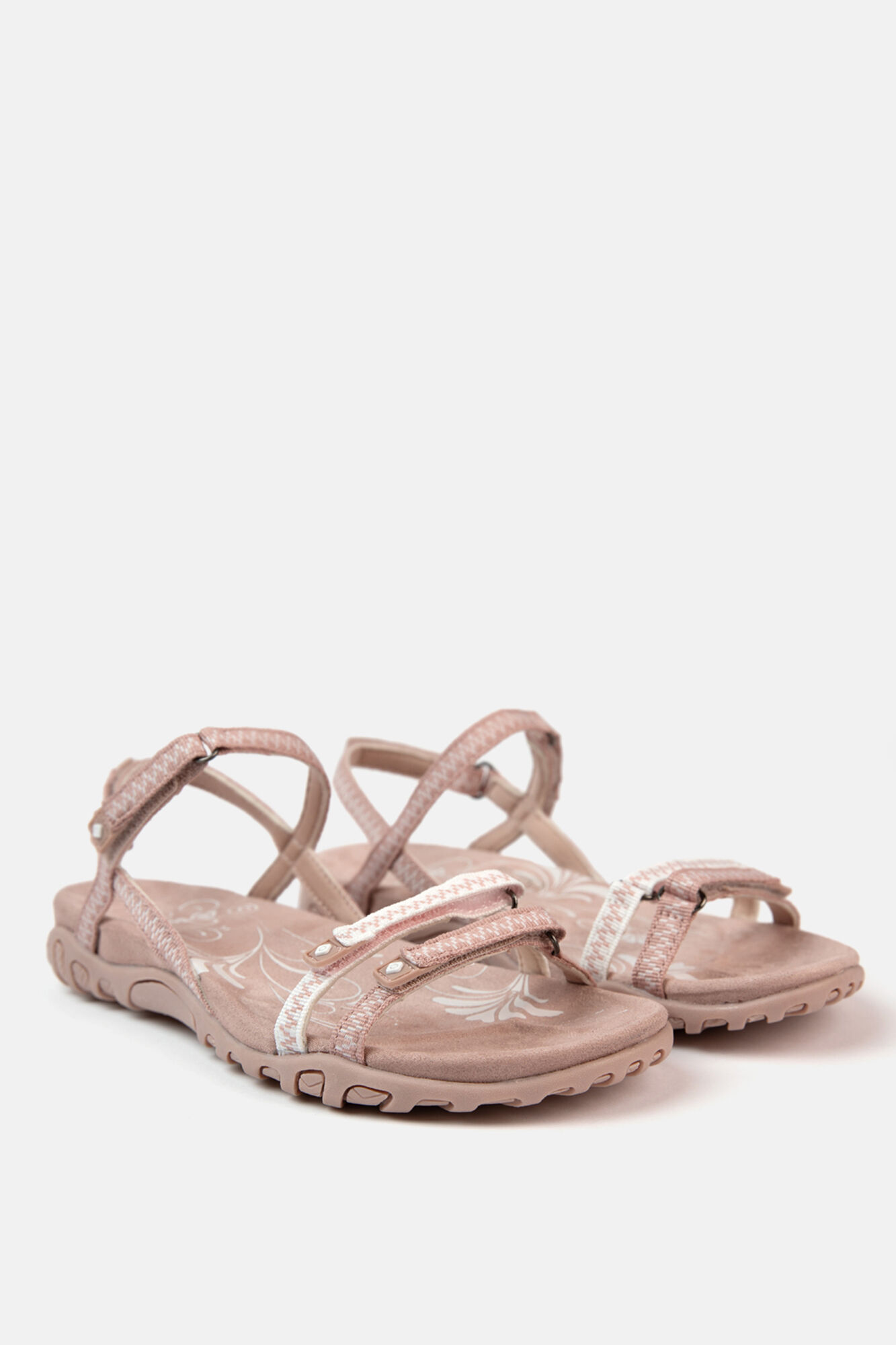 Izas Sand&aacute;lia de trekking