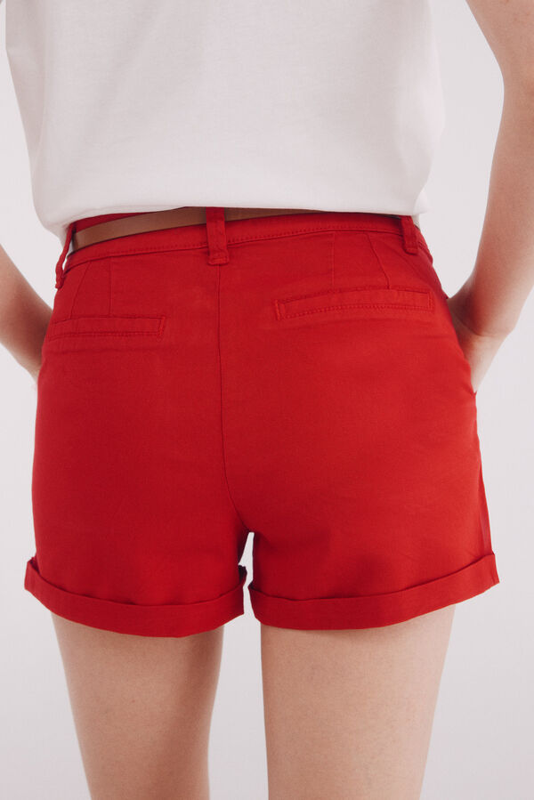 Springfield Shorts calças chino com cinto vermelho