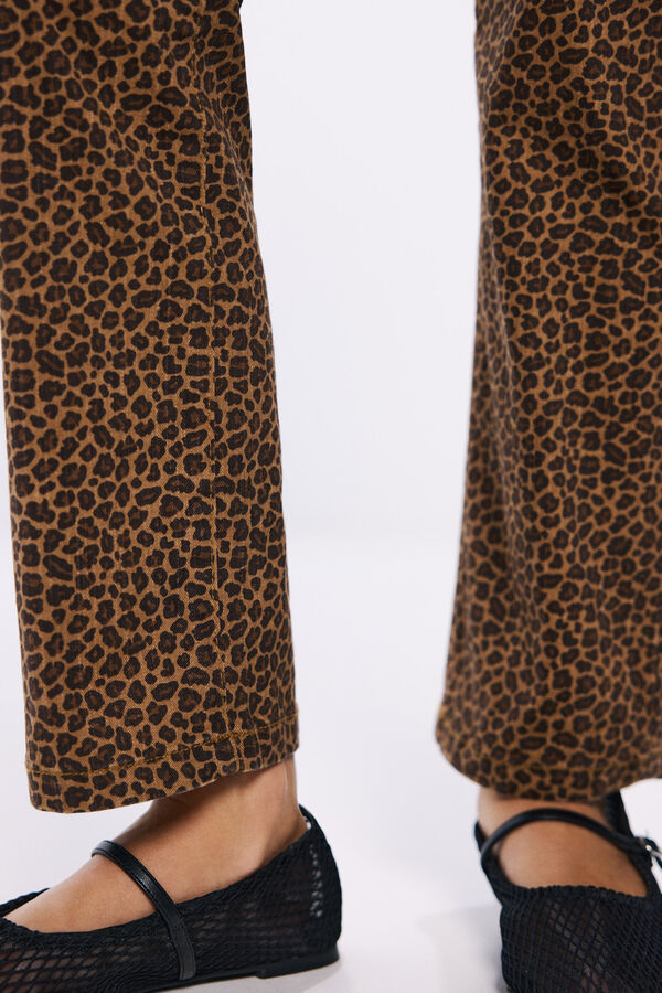 Springfield Jeans estampado leopardo beige