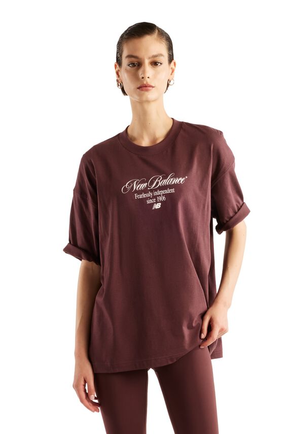 Camiseta oversize con gráfico central