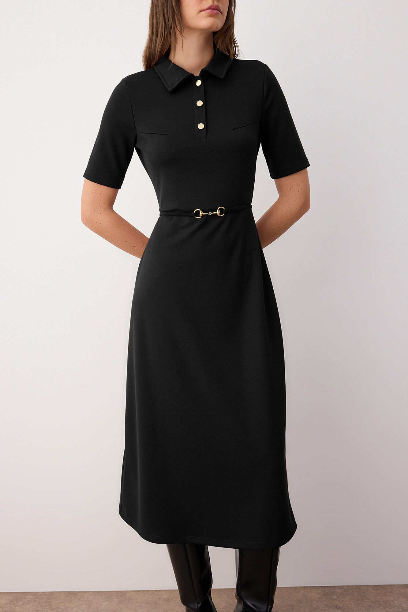 Trendyol Vestido midi bot&otilde;es manga curta