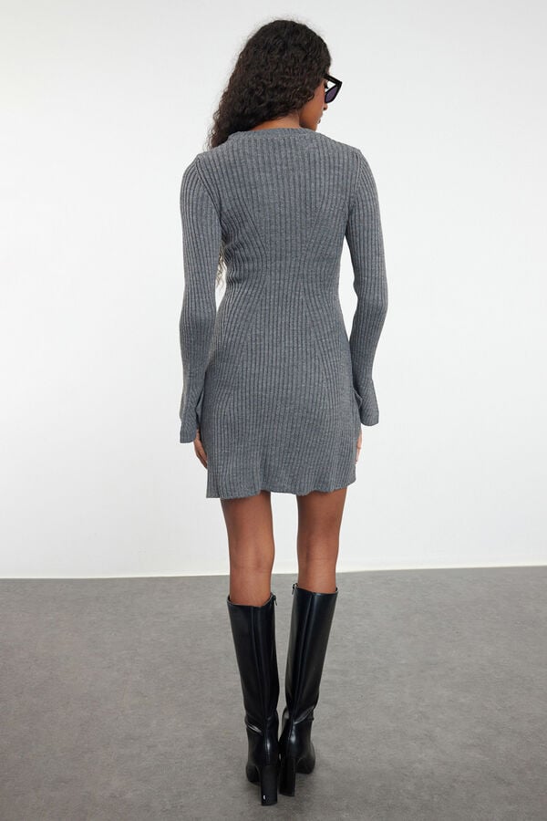 Trendyol Vestido mini de malha ajustado cinzento