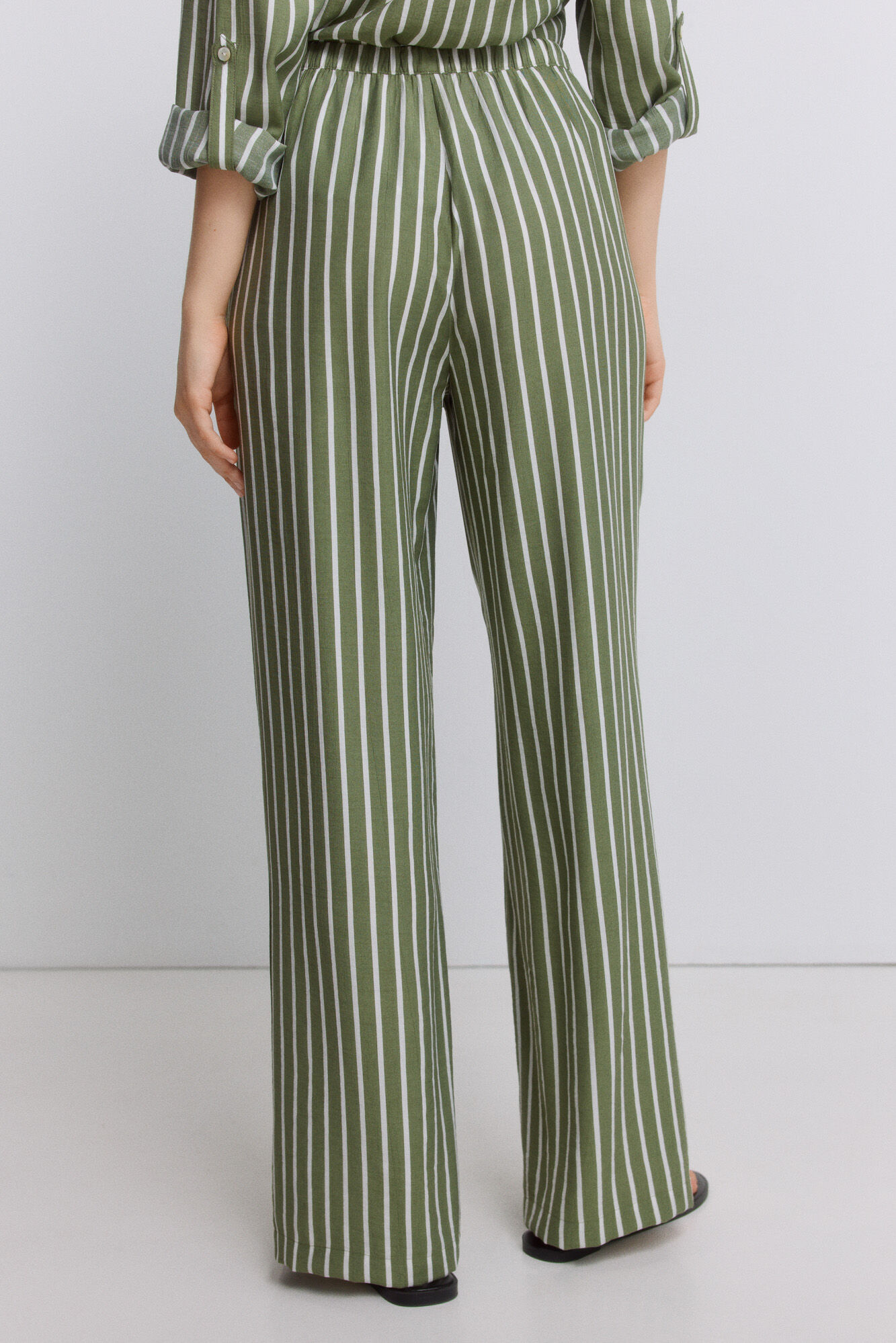Springfield Cal&ccedil;a comprida fluida larga