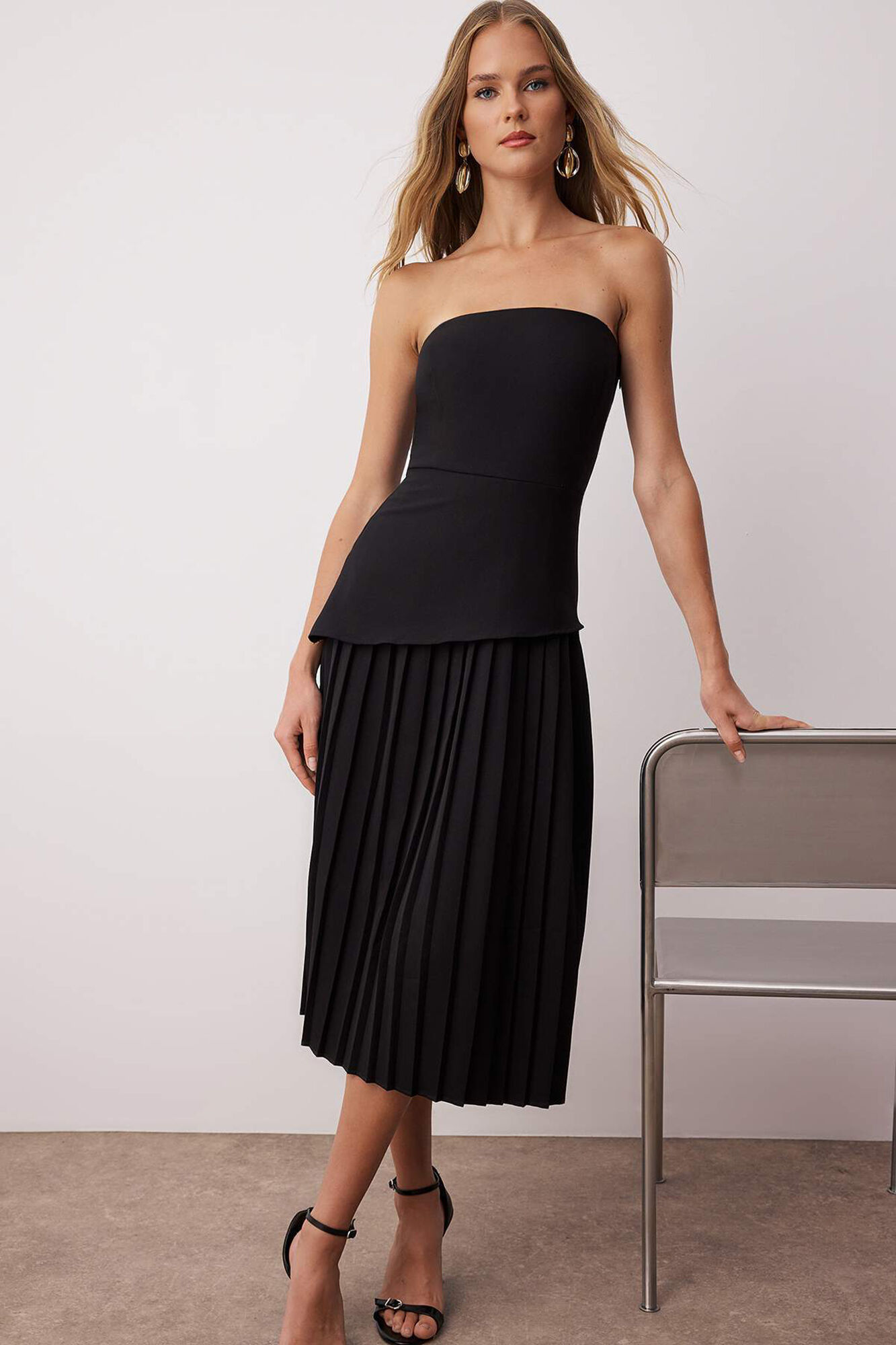 Trendyol Vestido midi plissado 