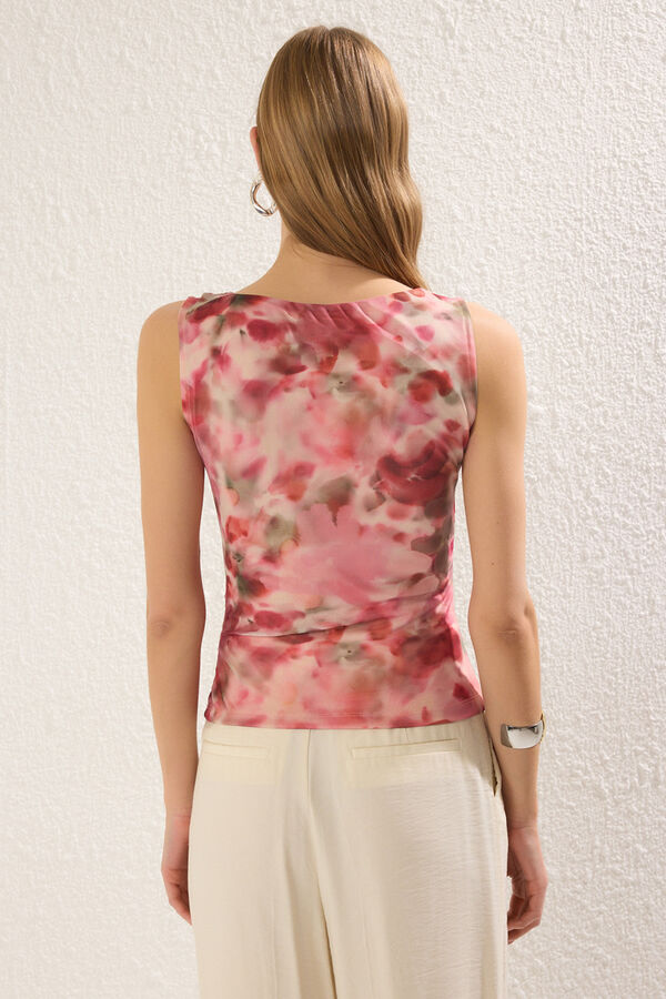 Trendyol Top cintado gola caixa multicolour