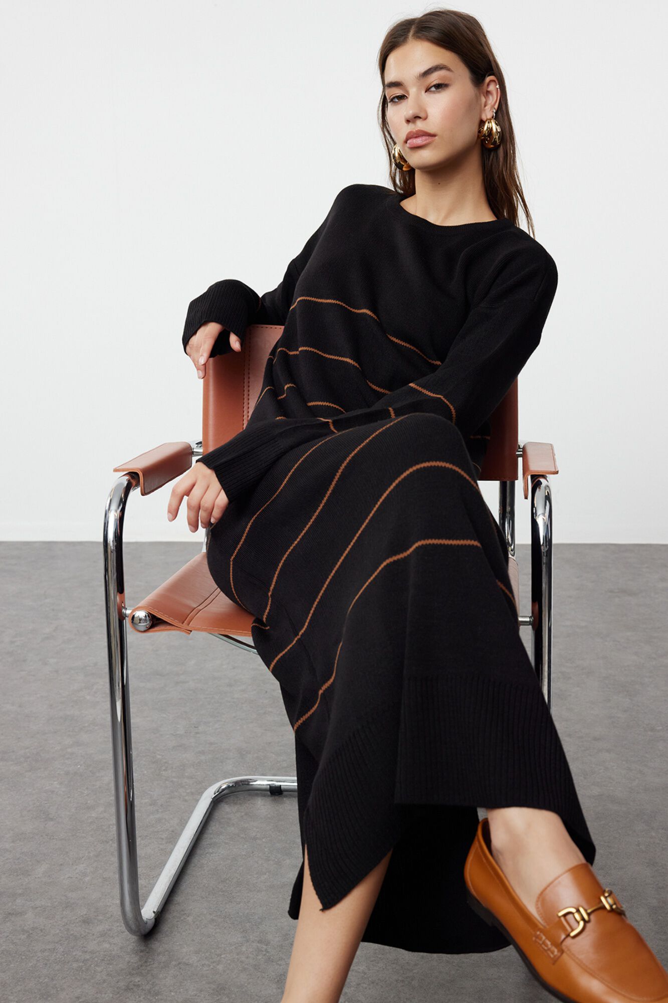 Trendyol Vestido comprido de malha &agrave;s riscas