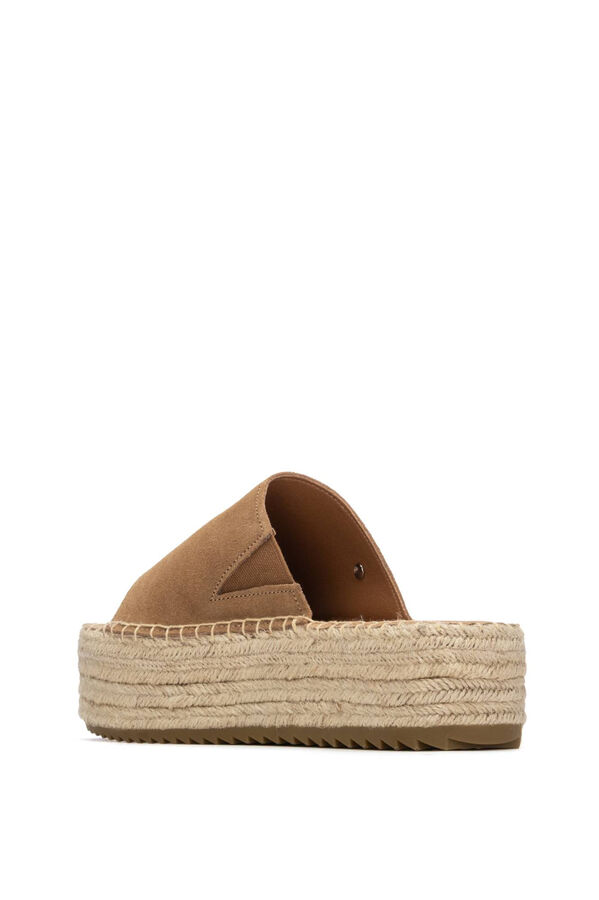 XTI Sand&aacute;lia em croute e juta castanho