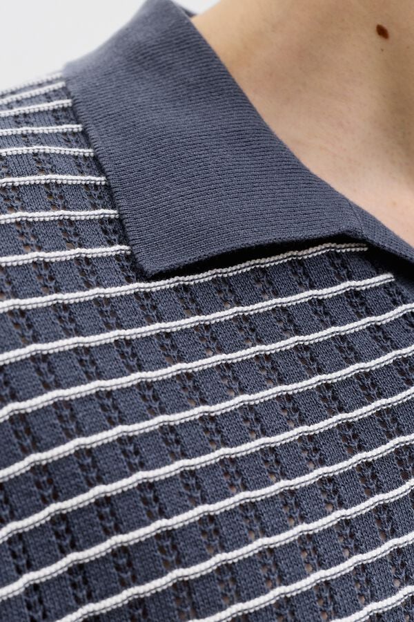 Jack & Jones Polo em malha relaxed fit em algod&atilde;o cinzento