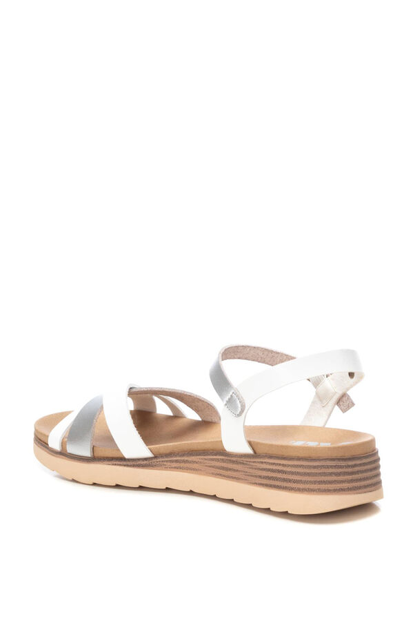 XTI Sand&aacute;lia cunha de tiras entrela&ccedil;adas branco