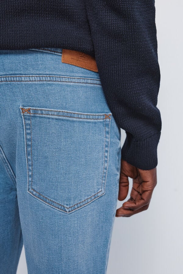 Springfield Calça jeans slim fit com lavagem média azul