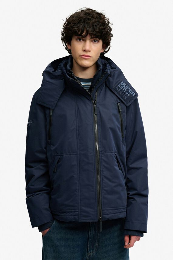 Chaqueta cortavientos capucha
