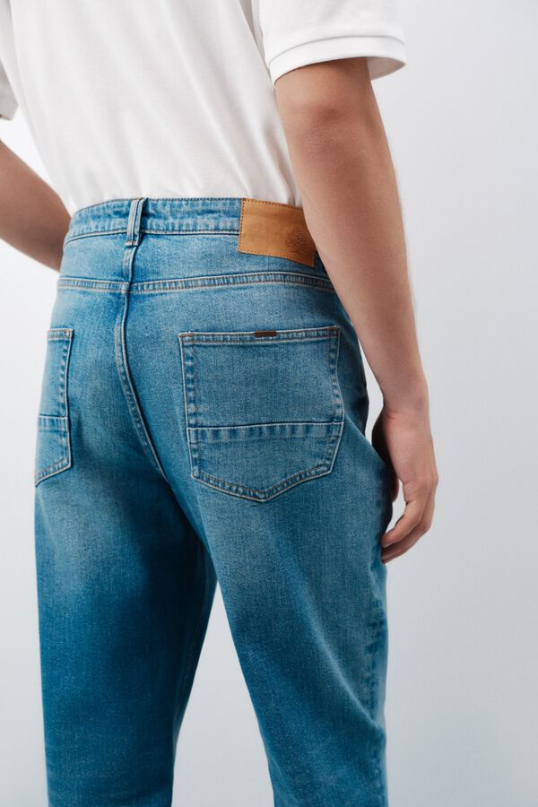 Springfield Jeans lavagem m&eacute;dia sobretingida regular fit azul