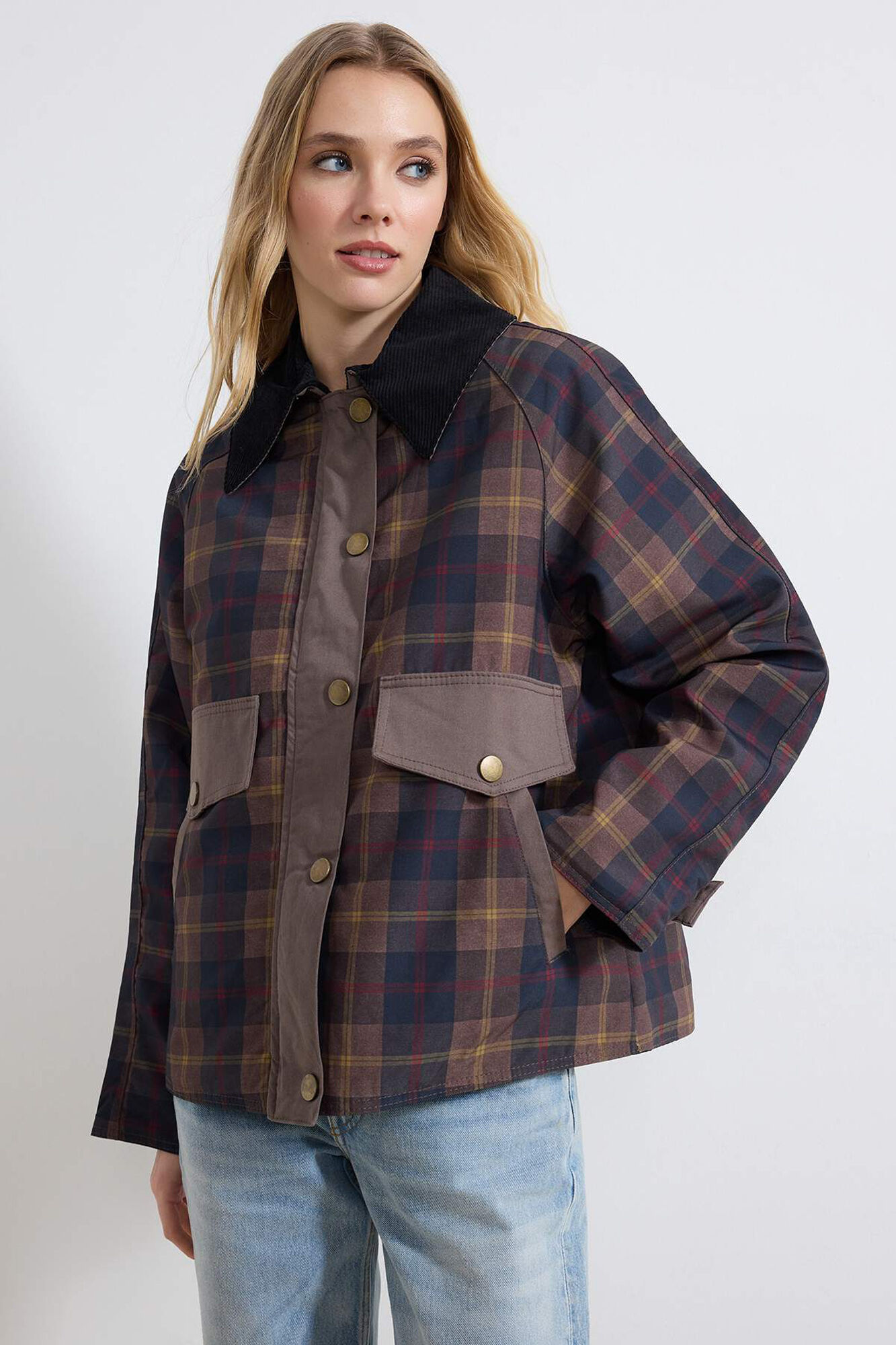 Trendyol Parka acolchoada com capuz