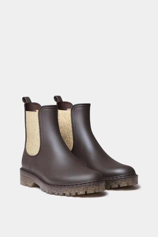 Toni Pons Botín de agua marrón