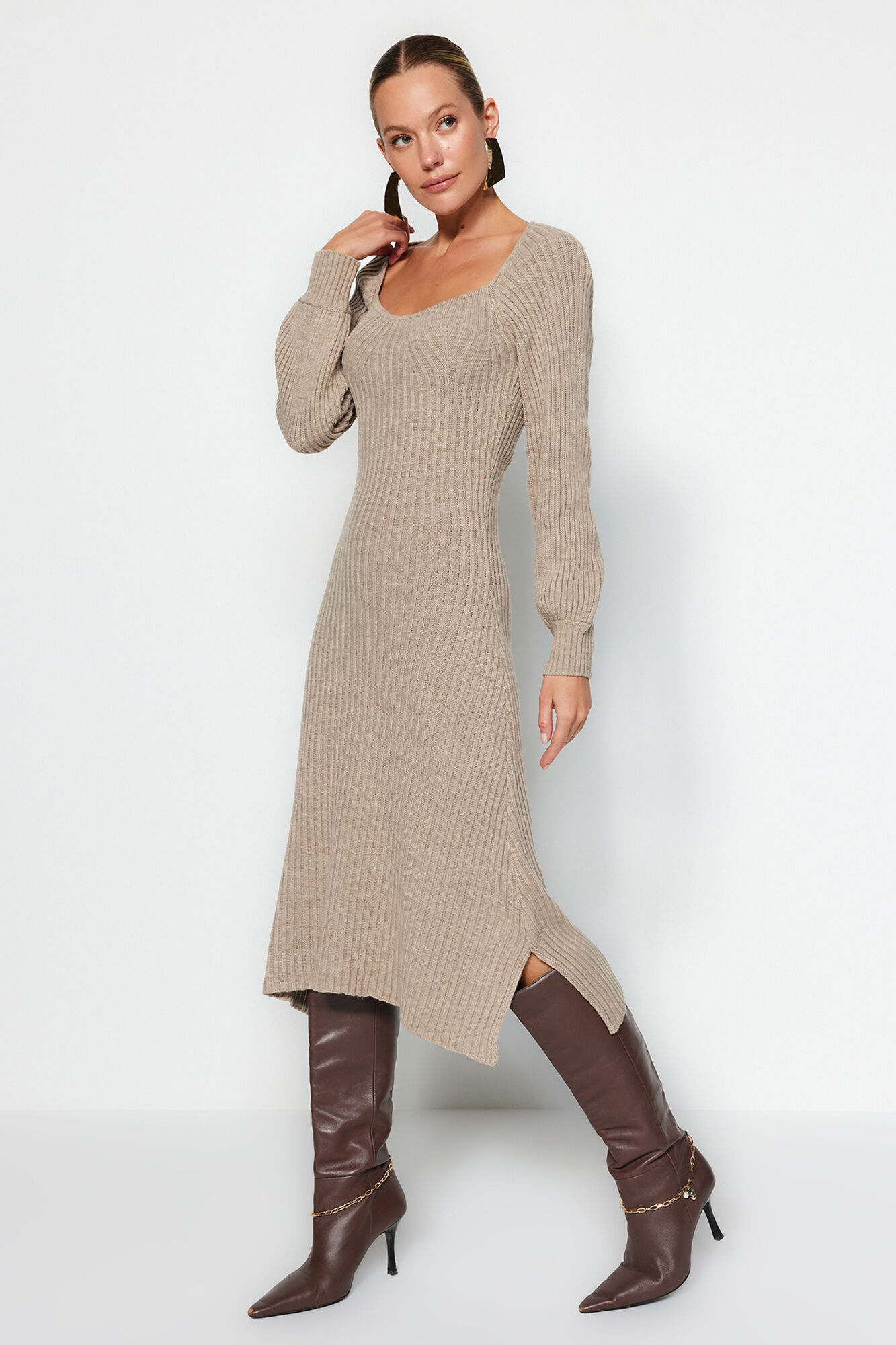 Trendyol Vestido midi ajustado manga larga