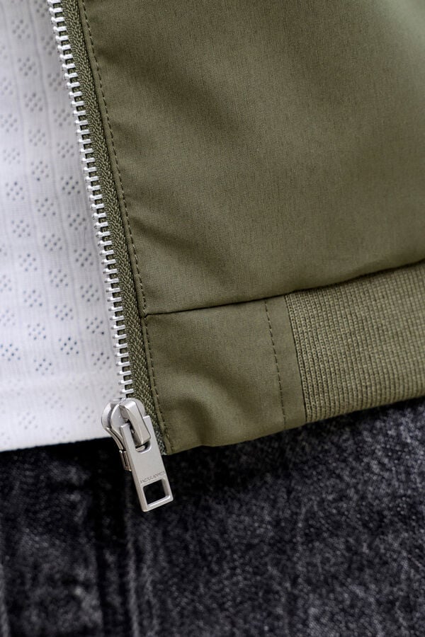 Jack & Jones Jaqueta bomber com gola alta cru