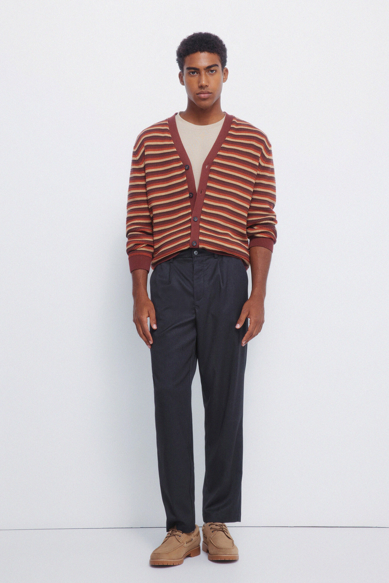 Springfield Cal&ccedil;a retas com pregas, corte largo