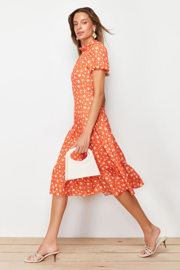 Trendyol Vestido midi de manga curta vermelho