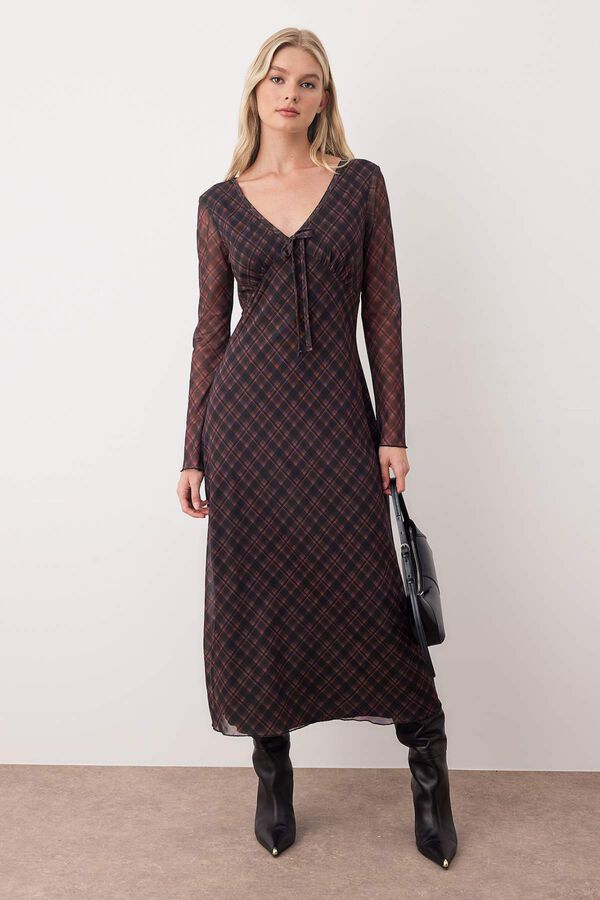 Trendyol Vestido midi gola em bico branco