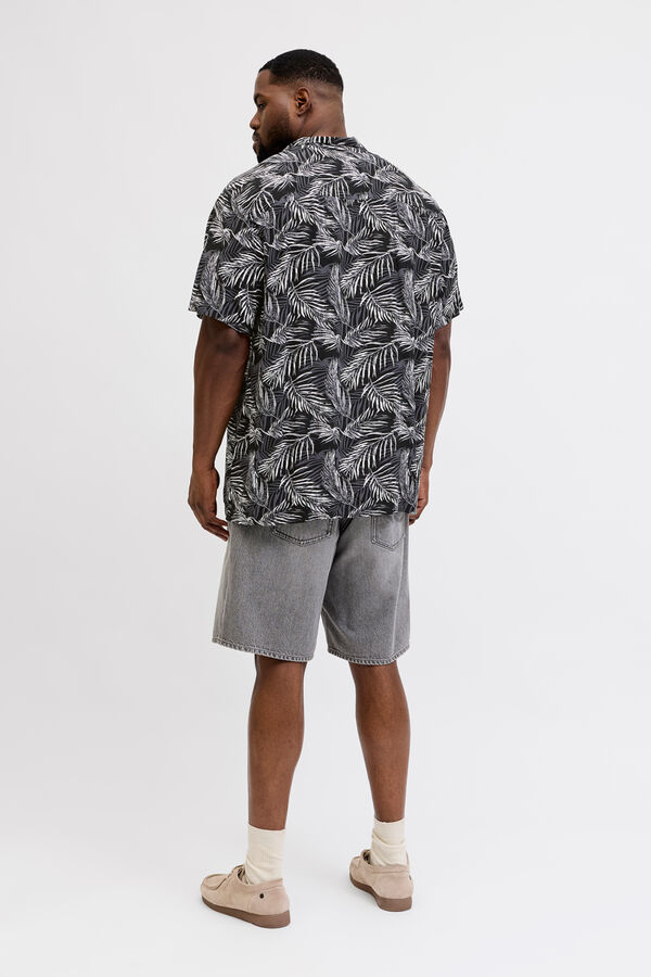 Jack & Jones PLUS Camisa resort estampado tropical negro