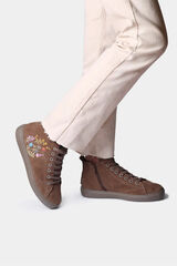Toni Pons Bota de cano curto com detalhes florais castanho