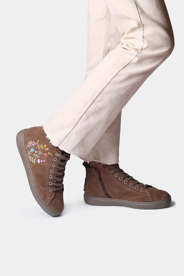 Toni Pons Bota de cano curto com detalhes florais castanho