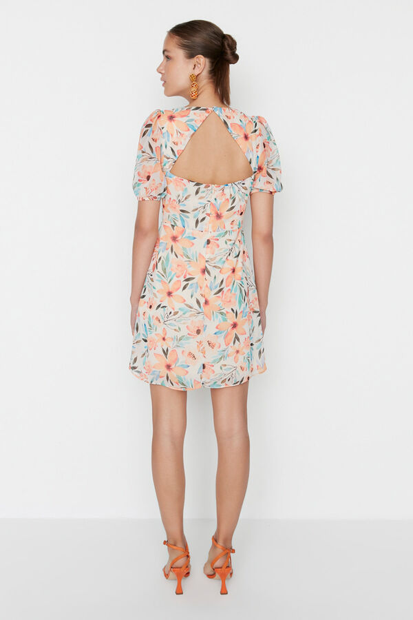 Trendyol Vestido mini com abertura nas costas bege