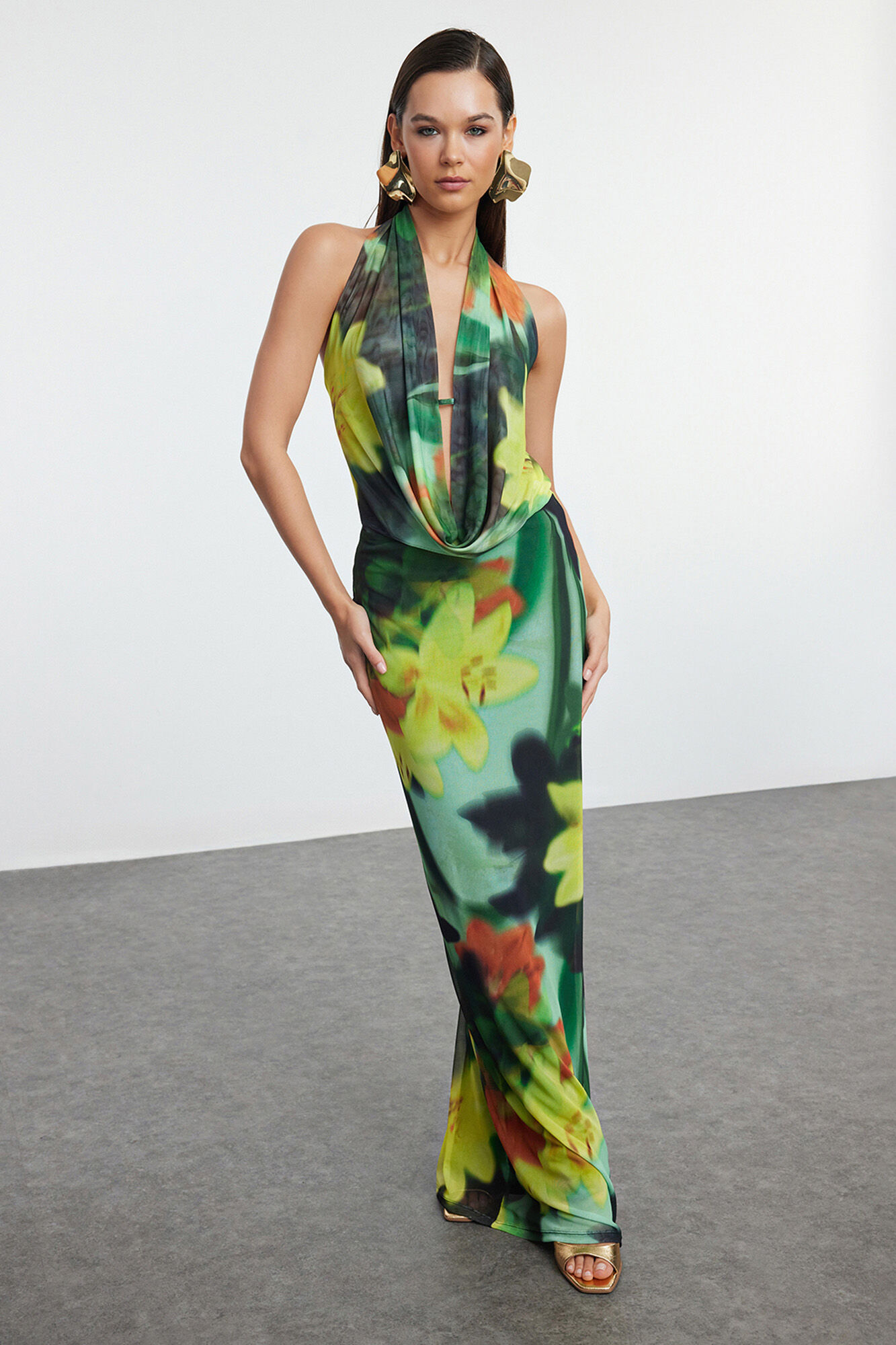 Trendyol Vestido espalda abierta estampado