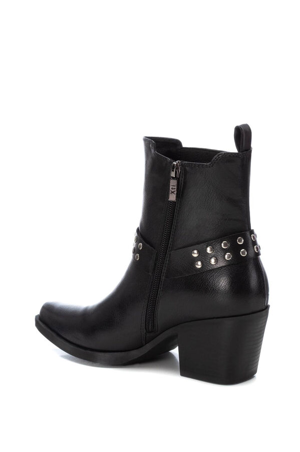 Springfield Botin campero con tacon y tachas negro