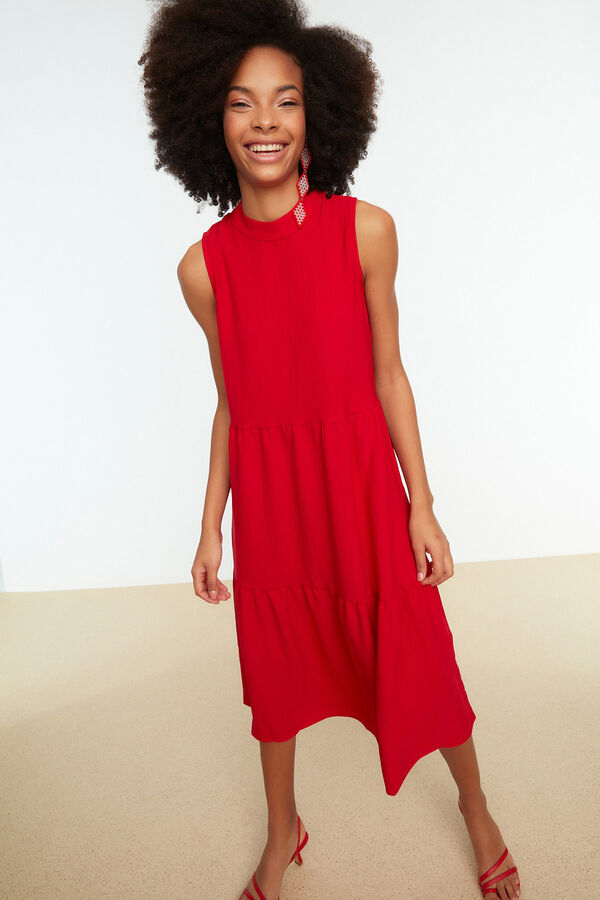 Trendyol Vestido midi reto sem mangas vermelho