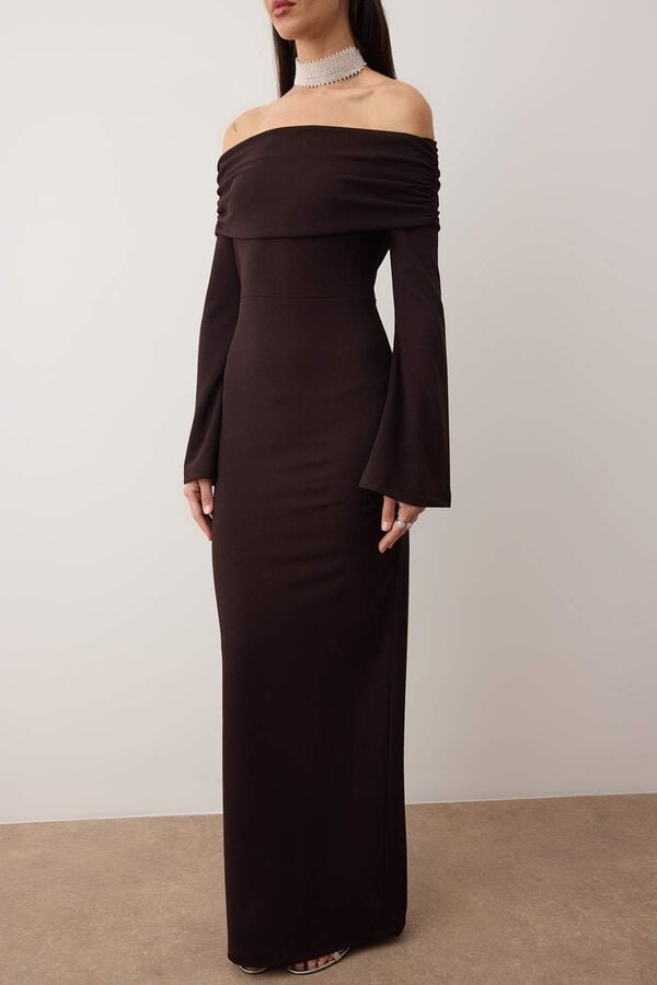 Trendyol Vestido comprido ombros descobertos cru