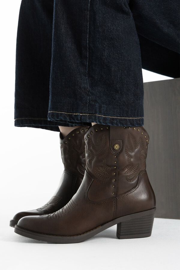XTI Botim cowboy salto baixo castanho