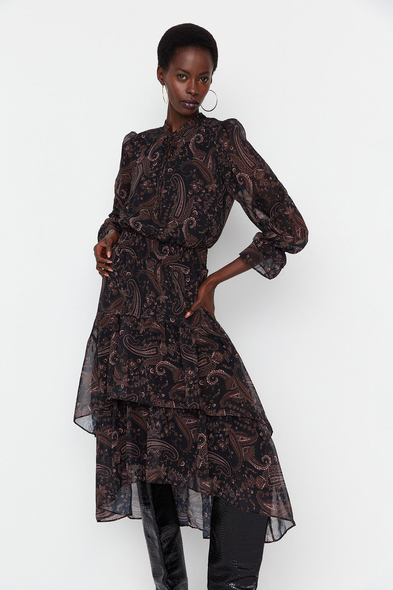 Trendyol Vestido gola halter