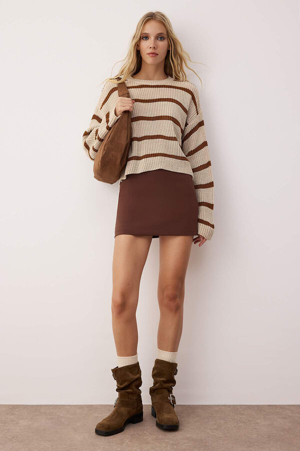 Trendyol Camisola de riscas com gola redonda cinzento
