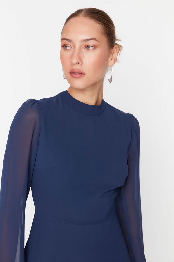 Trendyol Vestido midi de gola alta azul