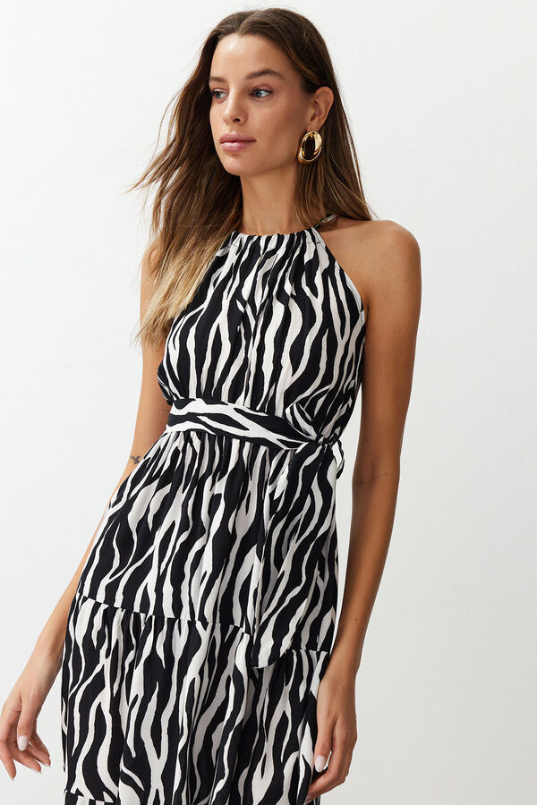 Trendyol Vestido maxi gola halter preto