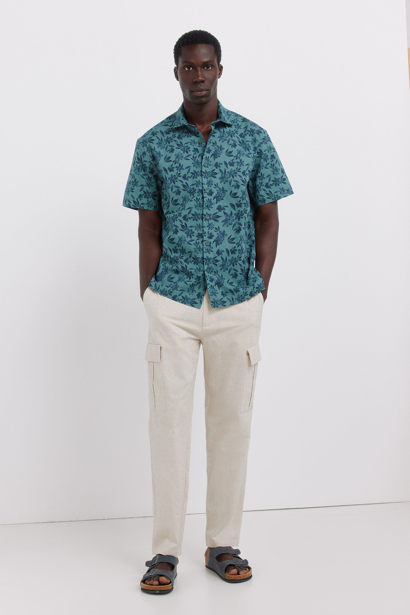 Springfield Pantal&oacute;n cargo lino comfort slim fit