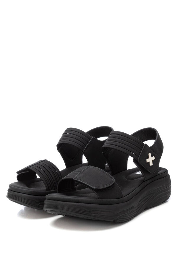 XTI Sand&aacute;lia de tiras el&aacute;sticas com velcro preto