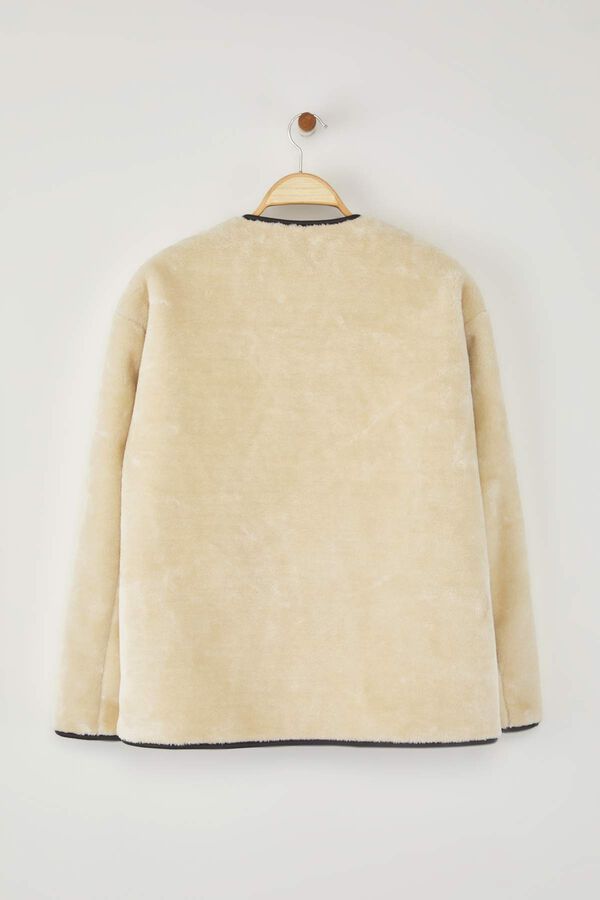 Trendyol Abrigo efecto teddy con corchetes marfil