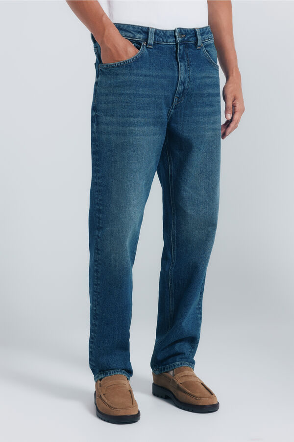Springfield Calça jeans reta com lavagem escura e tingimento excessivo azul