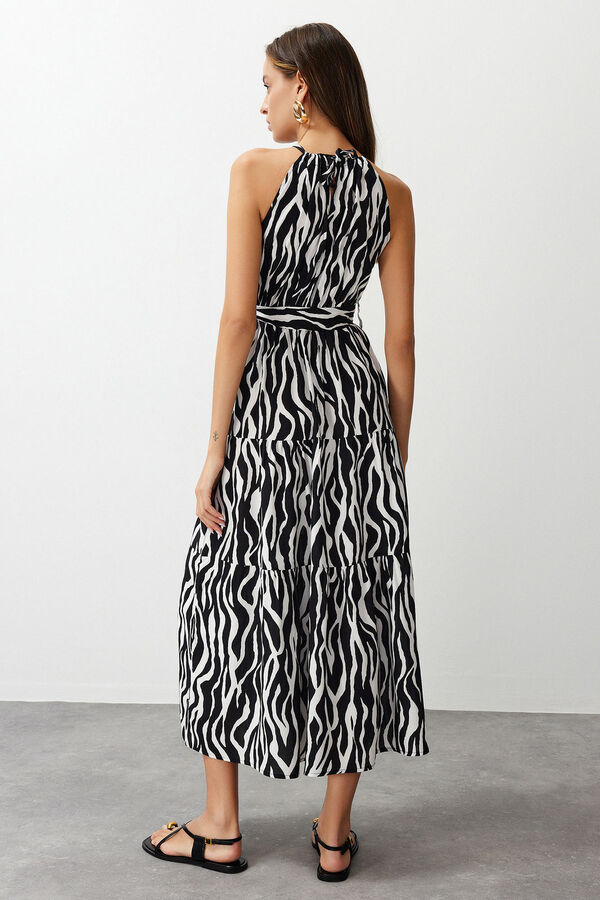 Trendyol Vestido maxi gola halter preto