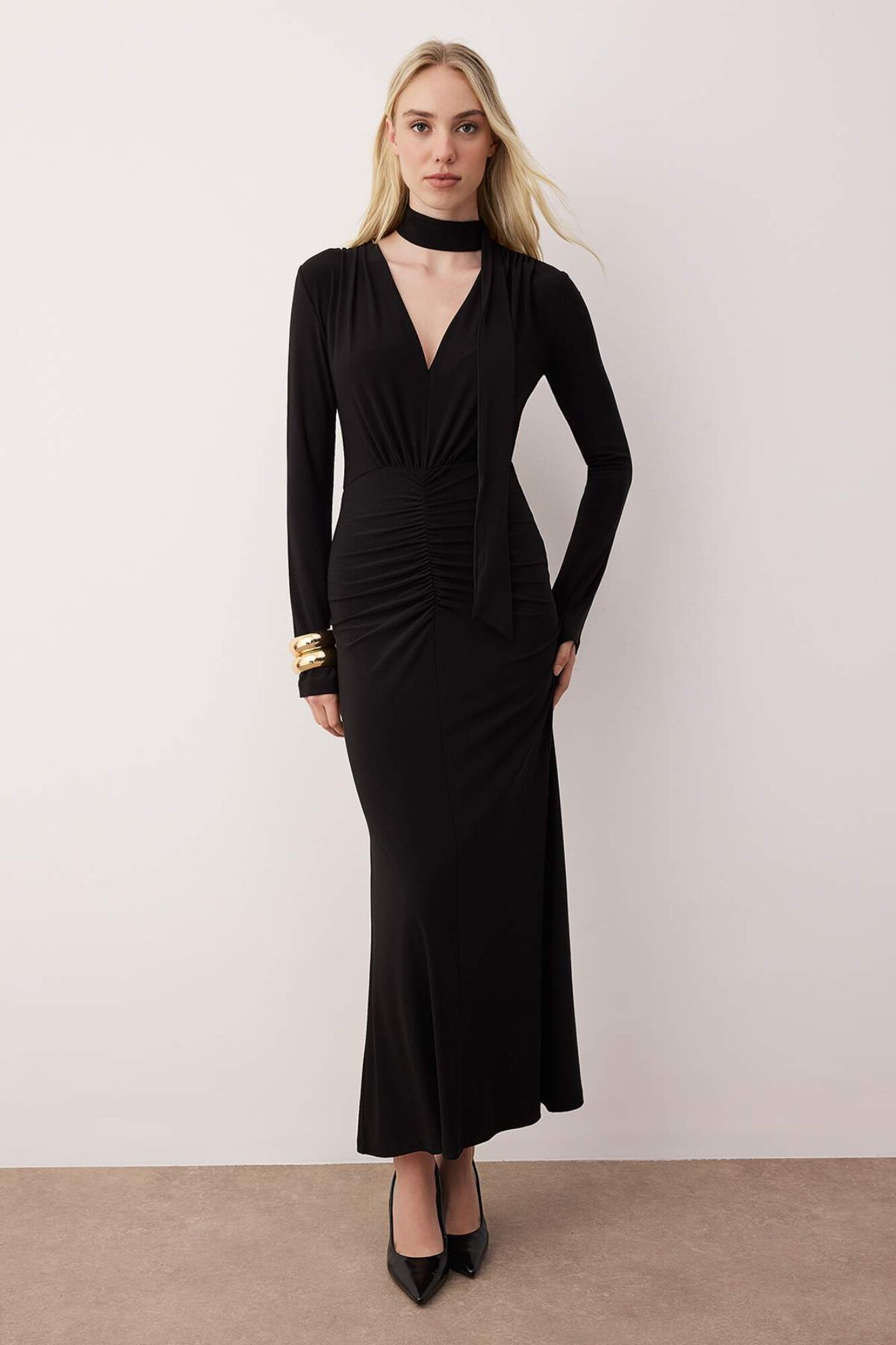 Trendyol Vestido midi com detalhe na gola