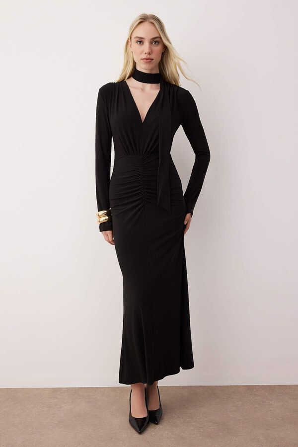 Trendyol Vestido midi com detalhe na gola preto