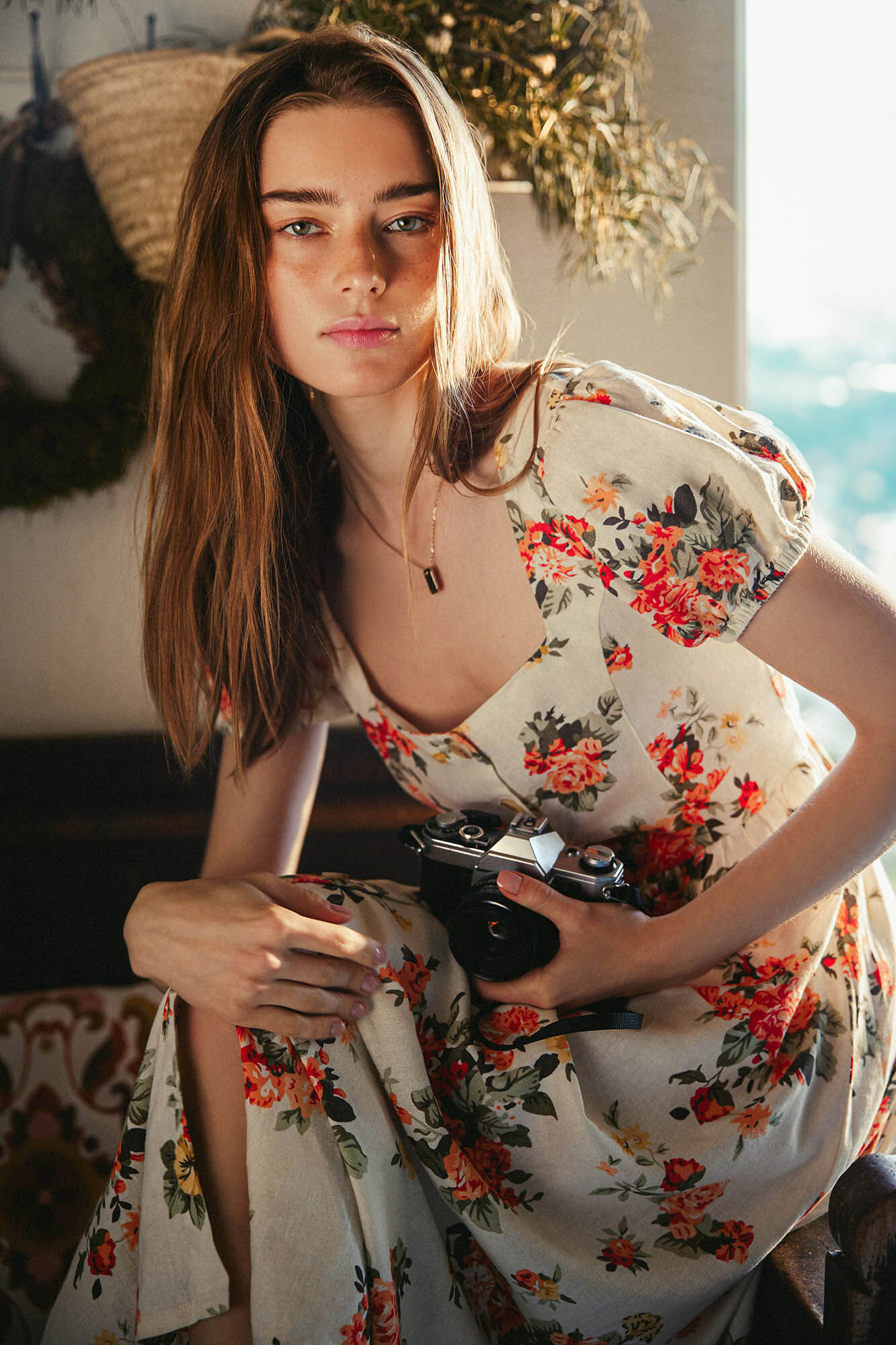 Midi dress with buttons and crossed back | Women's dresses | Cortefiel